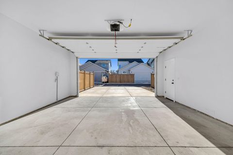 Tiny photo for 20505 Aberdeen Drive, Bend, OR 97702 (MLS # 220213899)