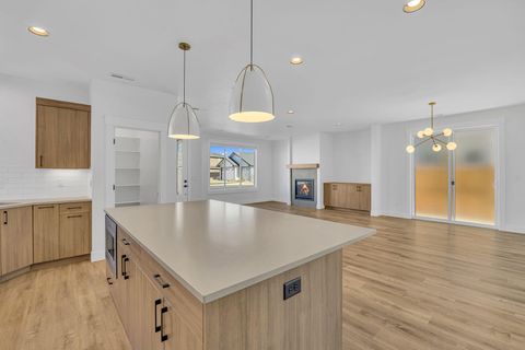 Tiny photo for 20505 Aberdeen Drive, Bend, OR 97702 (MLS # 220213899)