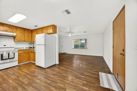 Tiny photo for 815 SE 11th Street, Grants Pass, OR 97526 (MLS # 220212659)