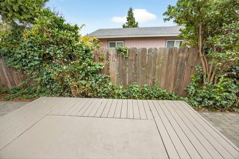 Tiny photo for 815 SE 11th Street, Grants Pass, OR 97526 (MLS # 220212659)