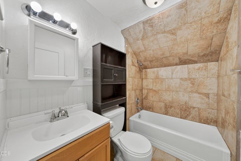 Tiny photo for 404 S Grape Street, Medford, OR 97501 (MLS # 220225854)