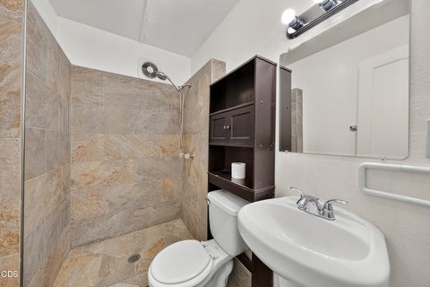 Tiny photo for 404 S Grape Street, Medford, OR 97501 (MLS # 220225854)