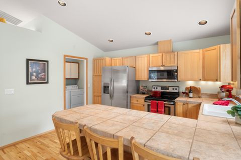 Tiny photo for 55565 Wagon Master Way, Bend, OR 97707 (MLS # 220215582)