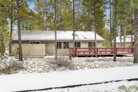 Tiny photo for 55565 Wagon Master Way, Bend, OR 97707 (MLS # 220215582)