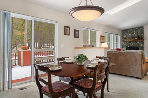 Tiny photo for 55565 Wagon Master Way, Bend, OR 97707 (MLS # 220215582)