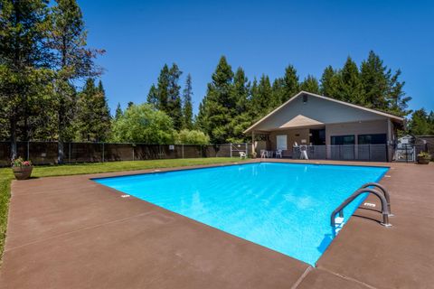 Tiny photo for 55565 Wagon Master Way, Bend, OR 97707 (MLS # 220215582)
