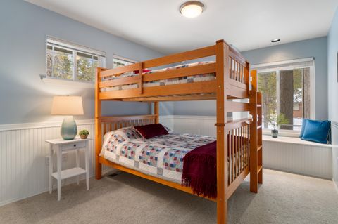 Tiny photo for 55565 Wagon Master Way, Bend, OR 97707 (MLS # 220215582)