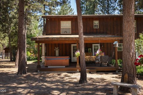 Tiny photo for 51889 Pine Loop Drive, La Pine, OR 97739 (MLS # 220225087)