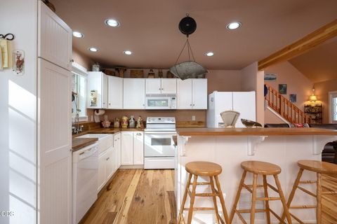 Tiny photo for 51889 Pine Loop Drive, La Pine, OR 97739 (MLS # 220225087)