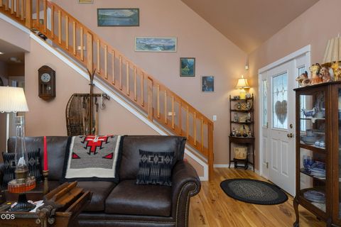 Tiny photo for 51889 Pine Loop Drive, La Pine, OR 97739 (MLS # 220225087)