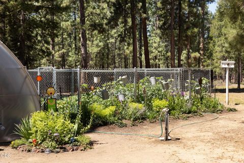 Tiny photo for 51889 Pine Loop Drive, La Pine, OR 97739 (MLS # 220225087)