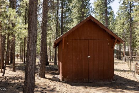 Tiny photo for 51889 Pine Loop Drive, La Pine, OR 97739 (MLS # 220225087)