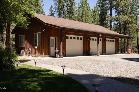 Tiny photo for 51889 Pine Loop Drive, La Pine, OR 97739 (MLS # 220225087)