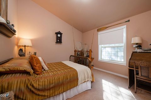 Tiny photo for 51889 Pine Loop Drive, La Pine, OR 97739 (MLS # 220225087)