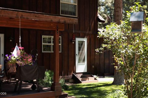 Tiny photo for 51889 Pine Loop Drive, La Pine, OR 97739 (MLS # 220225087)