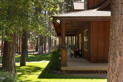 Tiny photo for 51889 Pine Loop Drive, La Pine, OR 97739 (MLS # 220225087)