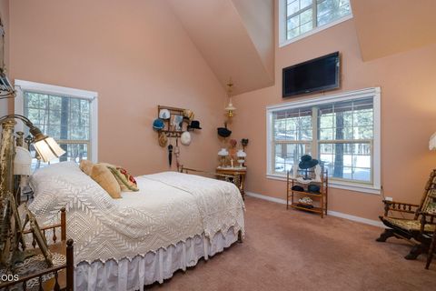 Tiny photo for 51889 Pine Loop Drive, La Pine, OR 97739 (MLS # 220225087)