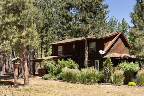 Tiny photo for 51889 Pine Loop Drive, La Pine, OR 97739 (MLS # 220225087)
