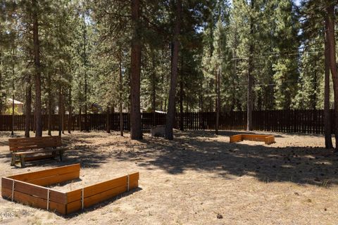 Tiny photo for 51889 Pine Loop Drive, La Pine, OR 97739 (MLS # 220225087)
