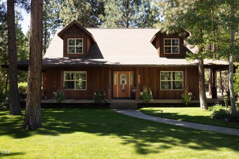 Photo of 51889 Pine Loop Drive, La Pine, OR 97739 (MLS # 220225087)