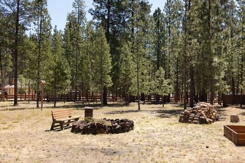 Tiny photo for 51889 Pine Loop Drive, La Pine, OR 97739 (MLS # 220225087)