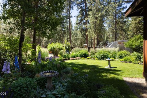 Tiny photo for 51889 Pine Loop Drive, La Pine, OR 97739 (MLS # 220225087)