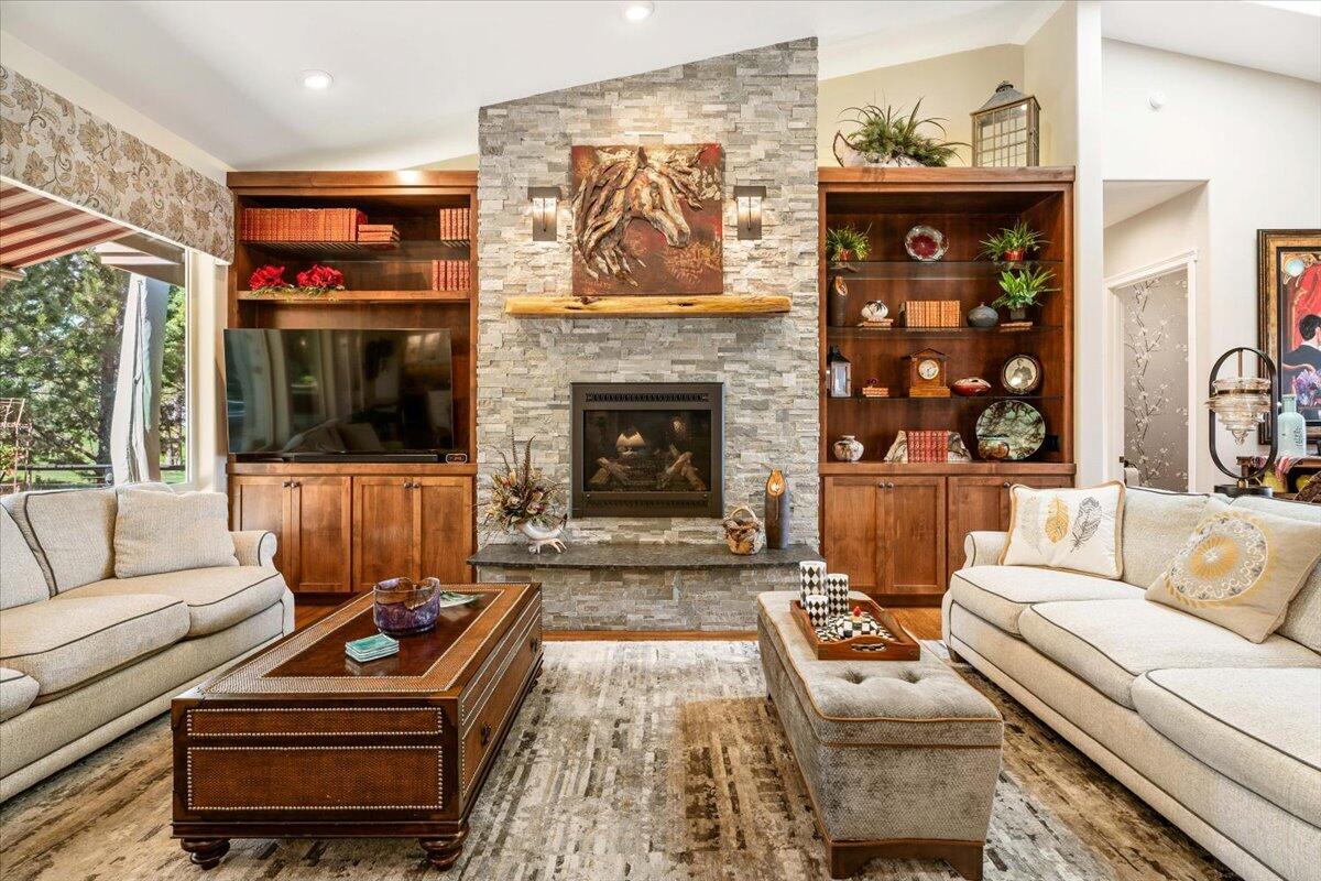 Eagle Crest - Residential