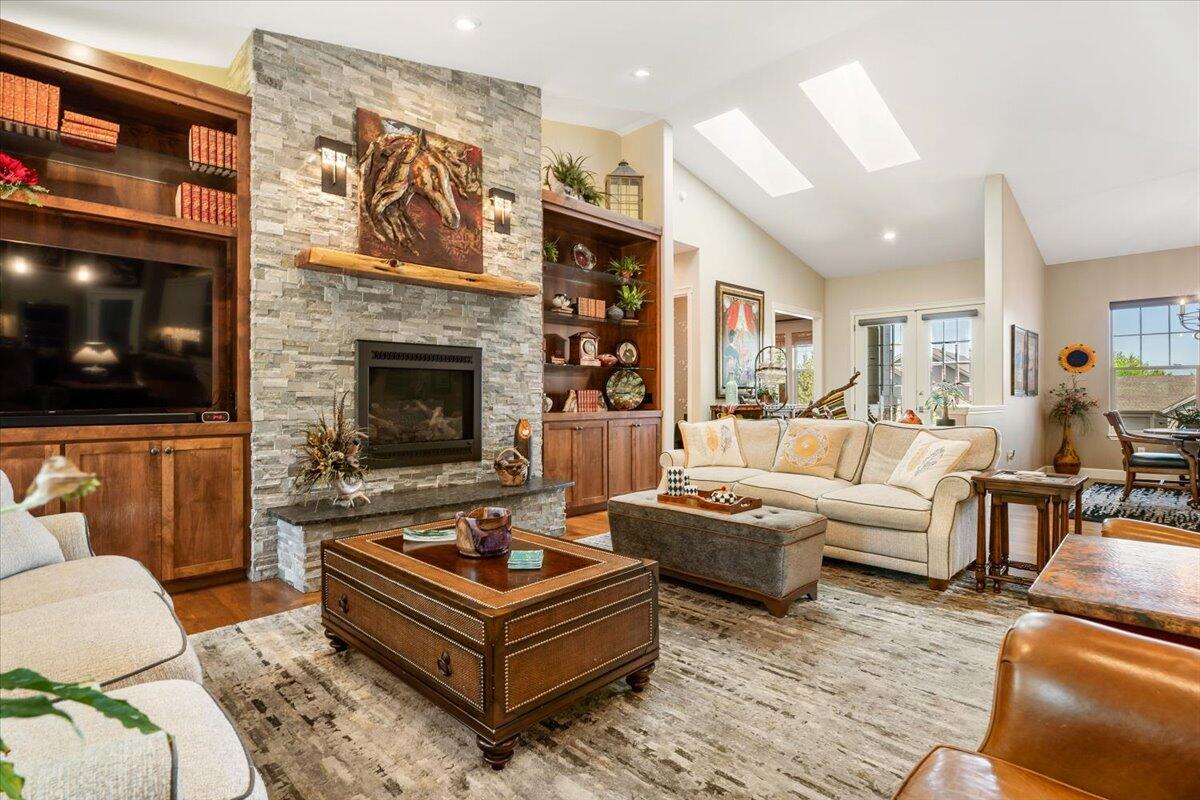 Eagle Crest - Residential