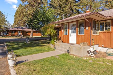 Tiny photo for 32486 Modoc Point Road, Chiloquin, OR 97624 (MLS # 220213730)