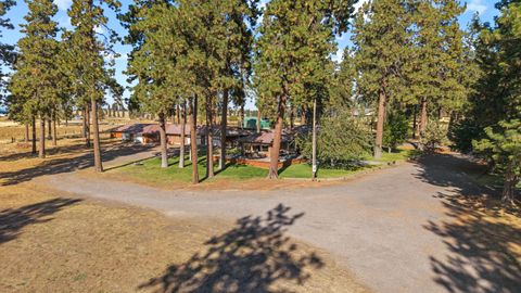 Tiny photo for 32486 Modoc Point Road, Chiloquin, OR 97624 (MLS # 220213730)