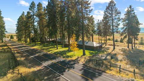 Tiny photo for 32486 Modoc Point Road, Chiloquin, OR 97624 (MLS # 220213730)