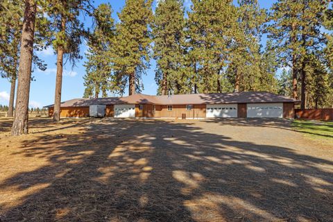 Tiny photo for 32486 Modoc Point Road, Chiloquin, OR 97624 (MLS # 220213730)