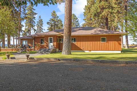 Tiny photo for 32486 Modoc Point Road, Chiloquin, OR 97624 (MLS # 220213730)
