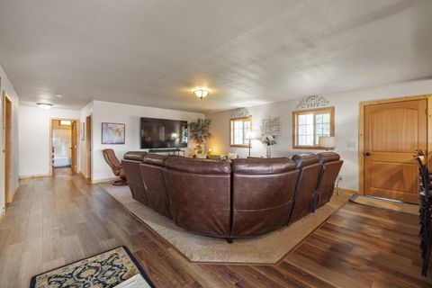 Tiny photo for 32486 Modoc Point Road, Chiloquin, OR 97624 (MLS # 220213730)