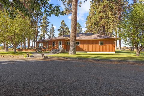 Tiny photo for 32486 Modoc Point Road, Chiloquin, OR 97624 (MLS # 220213730)