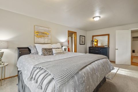 Tiny photo for 32486 Modoc Point Road, Chiloquin, OR 97624 (MLS # 220213730)