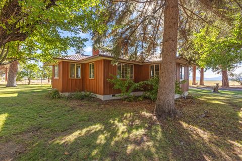 Tiny photo for 32486 Modoc Point Road, Chiloquin, OR 97624 (MLS # 220213730)