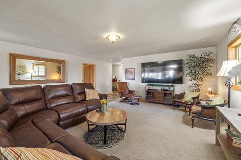 Tiny photo for 32486 Modoc Point Road, Chiloquin, OR 97624 (MLS # 220213730)