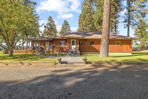 Tiny photo for 32486 Modoc Point Road, Chiloquin, OR 97624 (MLS # 220213730)
