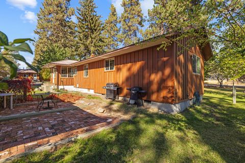 Tiny photo for 32486 Modoc Point Road, Chiloquin, OR 97624 (MLS # 220213730)