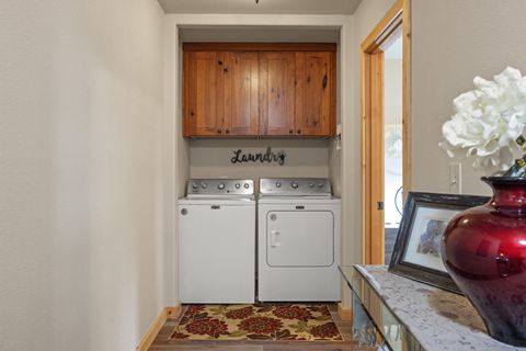 Tiny photo for 32486 Modoc Point Road, Chiloquin, OR 97624 (MLS # 220213730)