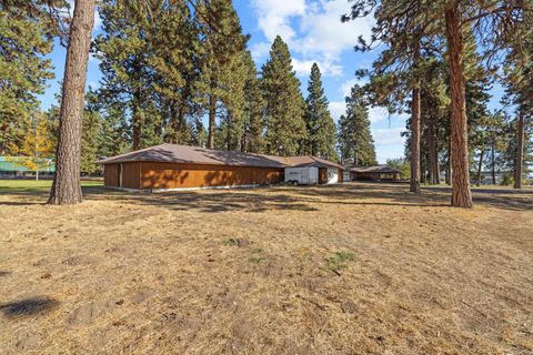 Tiny photo for 32486 Modoc Point Road, Chiloquin, OR 97624 (MLS # 220213730)