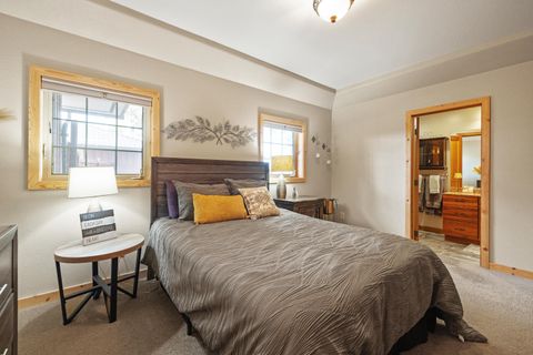 Tiny photo for 32486 Modoc Point Road, Chiloquin, OR 97624 (MLS # 220213730)