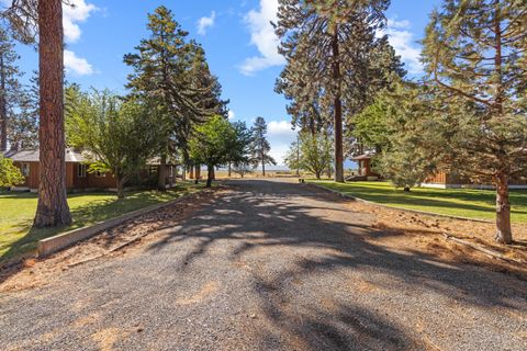 Tiny photo for 32486 Modoc Point Road, Chiloquin, OR 97624 (MLS # 220213730)
