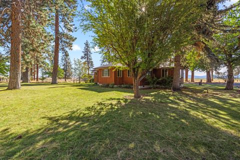 Tiny photo for 32486 Modoc Point Road, Chiloquin, OR 97624 (MLS # 220213730)