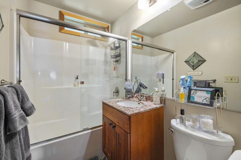 Tiny photo for 32486 Modoc Point Road, Chiloquin, OR 97624 (MLS # 220213730)