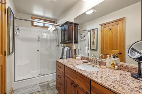 Tiny photo for 32486 Modoc Point Road, Chiloquin, OR 97624 (MLS # 220213730)