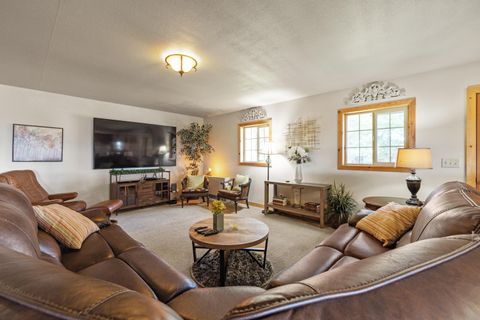 Tiny photo for 32486 Modoc Point Road, Chiloquin, OR 97624 (MLS # 220213730)