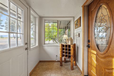 Tiny photo for 32486 Modoc Point Road, Chiloquin, OR 97624 (MLS # 220213730)