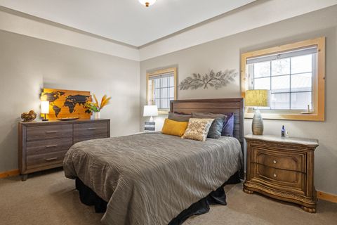 Tiny photo for 32486 Modoc Point Road, Chiloquin, OR 97624 (MLS # 220213730)